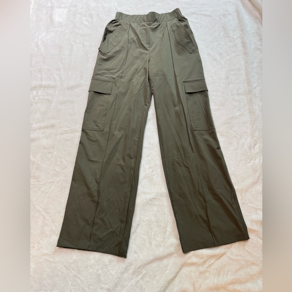 H / G Size Small Lightweight Elastic Waist Pants. Olive Green. Never Worn